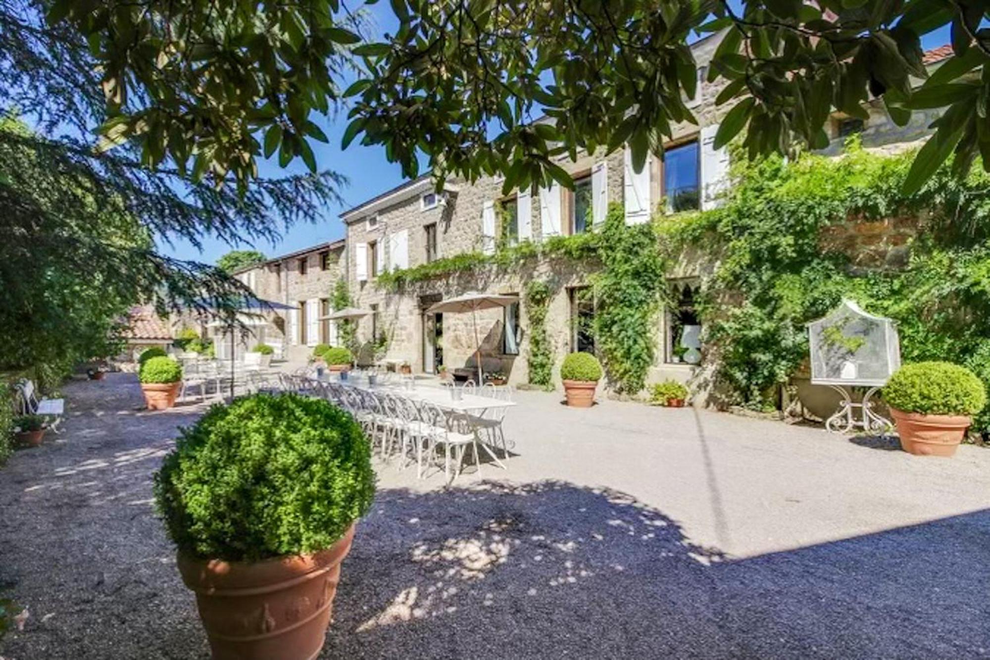 Manoir Majestueux A Satillieu Avec Piscine Privee Exterior photo